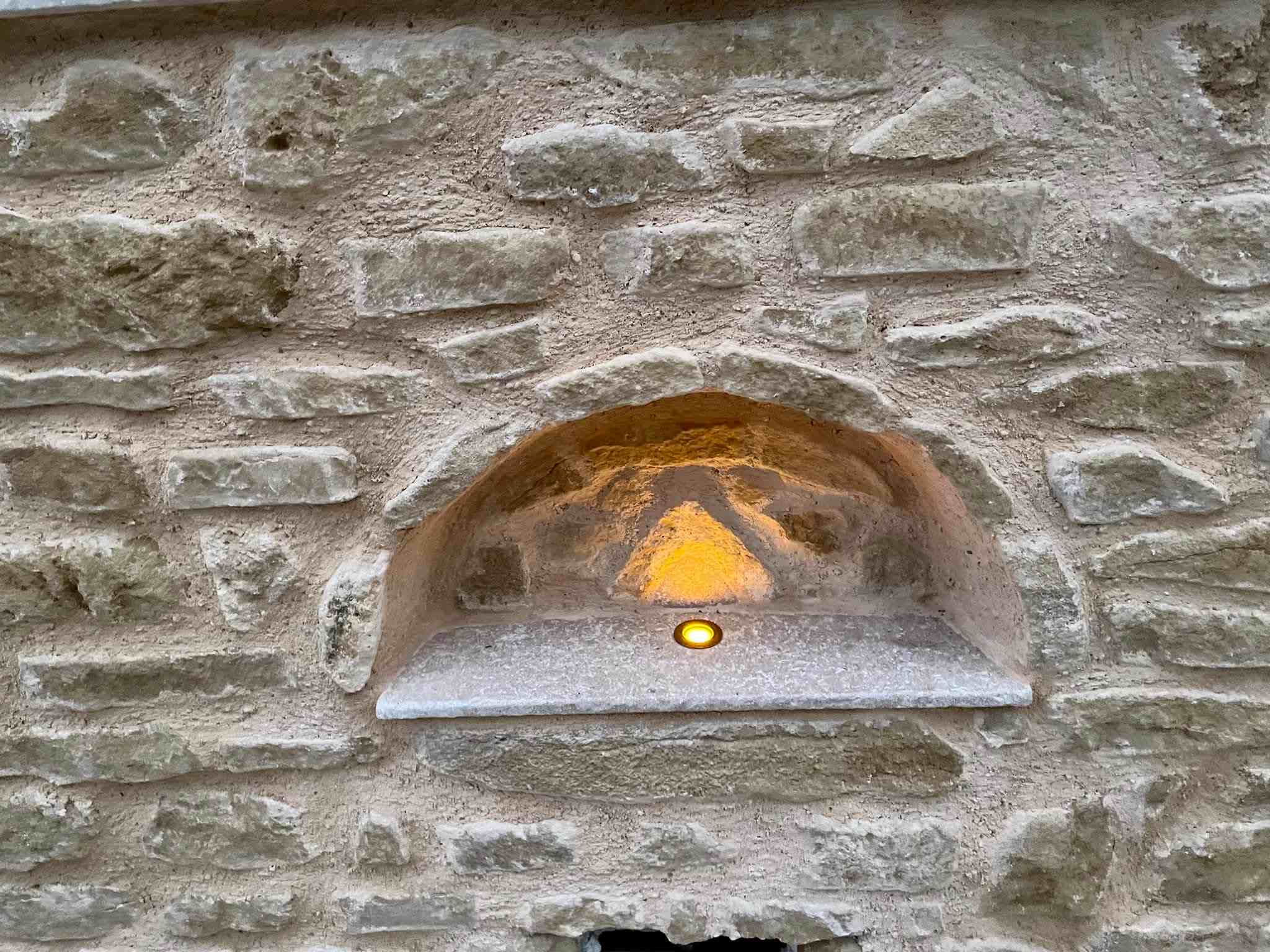 Ouverture dans le mur